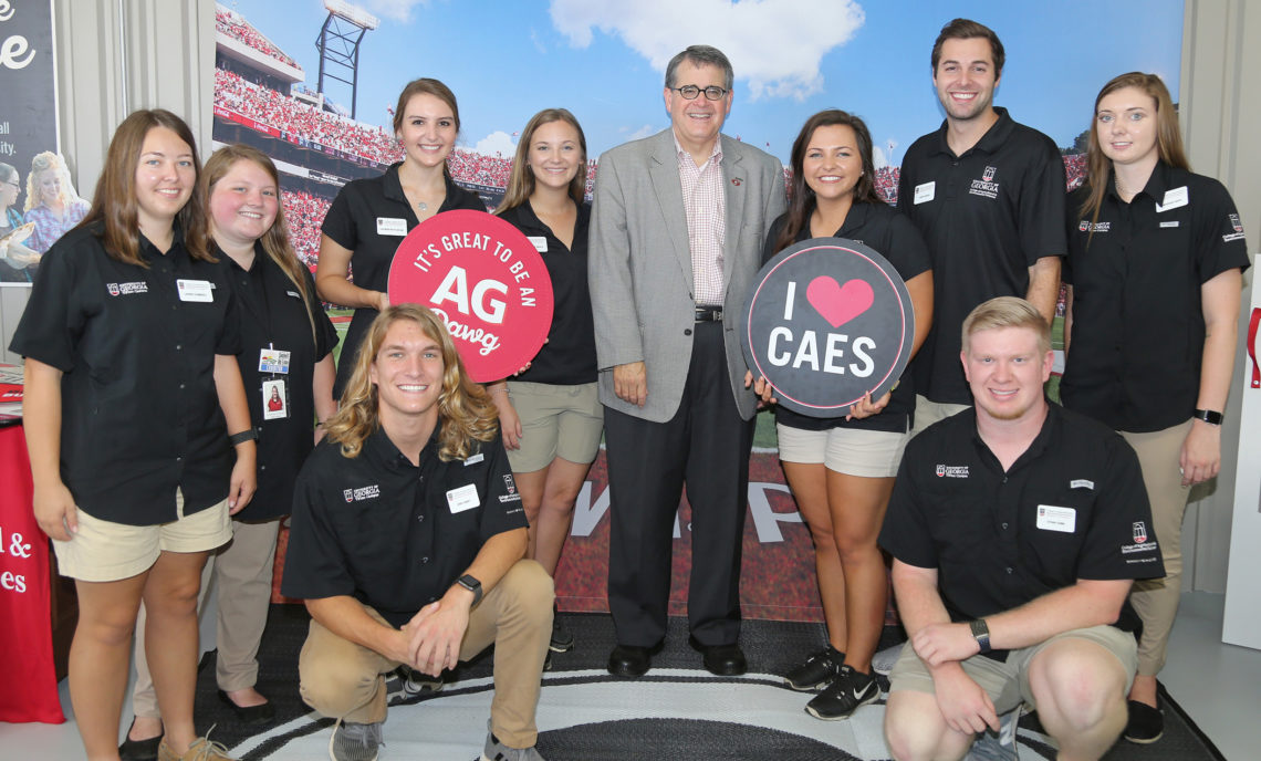 UGA President Jere Morehead and CAES ambassadors.By Clint Thompson10-16-18