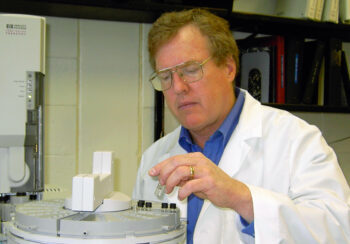 UGA Skidaway Institute researcher wins prestigious chemistry prize
