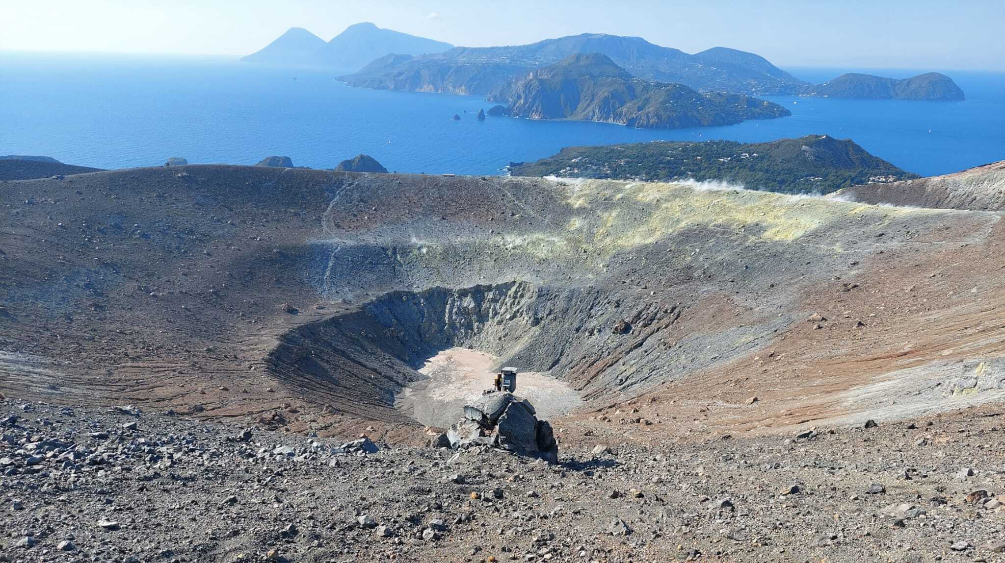 Smoky-crater Smoky crater
