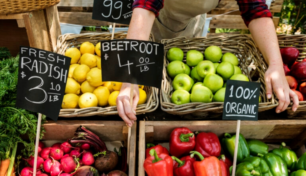 Image of fruits and vegetables at a market